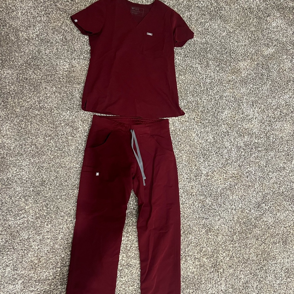 Figs Women's Scrub Set in Burgundy